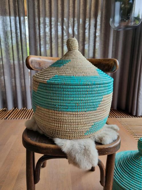 Afrikaanse opbergmand tajine turquoise creme, Huis en Inrichting, Woonaccessoires | Schalen en Manden, Nieuw, Overige materialen