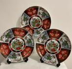 Drie Chinese Pauw-borden, diameter 26,5 cm, Ophalen of Verzenden