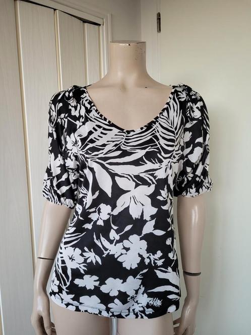Kookai shirt off shoulder maat  M, Kleding | Dames, Tops, Zo goed als nieuw, Maat 38/40 (M), Zwart, Korte mouw, Ophalen of Verzenden