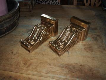2 Wandornamenten/Consoles beschikbaar voor biedingen