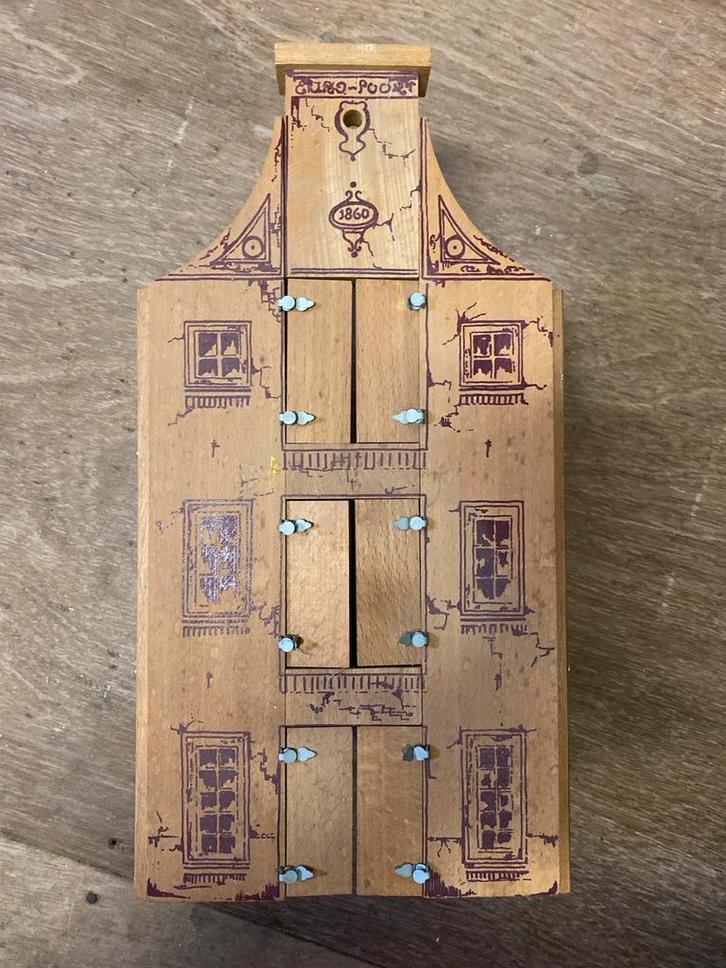 Oud Houten Huisje met Luiken, Antiek en Kunst, Antiek | Speelgoed, Ophalen of Verzenden