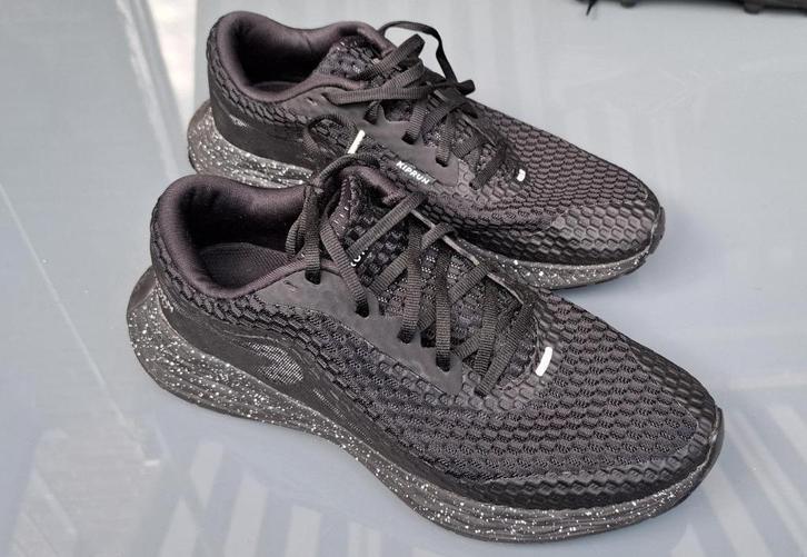 Zo goed als nieuwe Kiprun hardloopschoenen, Sport en Fitness, Loopsport en Atletiek, Zo goed als nieuw, Hardloopschoenen, Hardlopen