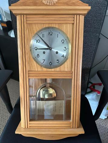 eikenhouten Wandklok met Slinger als nieuw beschikbaar voor biedingen