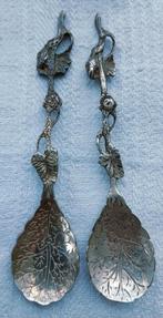 twee bewerkte lepeltjes, Ophalen of Verzenden