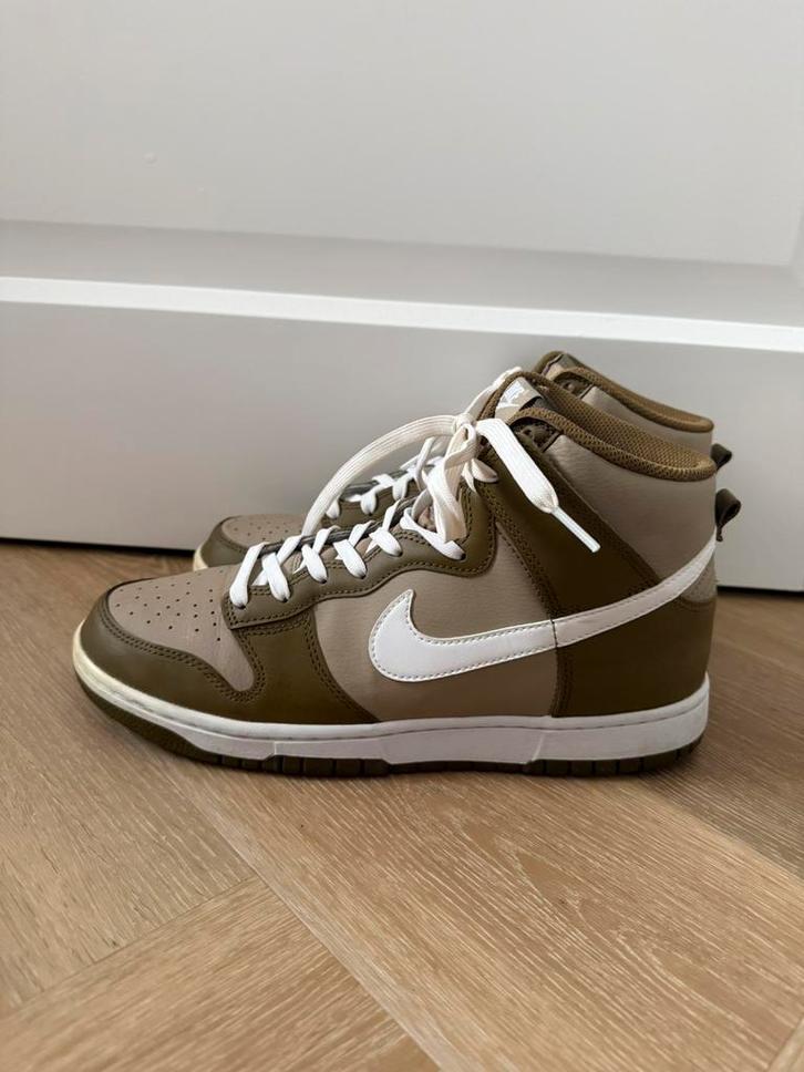 Unisex Nike schoenen - 100% orgineel, Kleding | Dames, Schoenen, Zo goed als nieuw, Sneakers of Gympen, Bruin, Verzenden