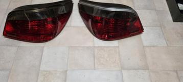 BLACK /RED SMOKE ORGINELE OEM BMW M5 E60 ACHTERLICHTEN  beschikbaar voor biedingen
