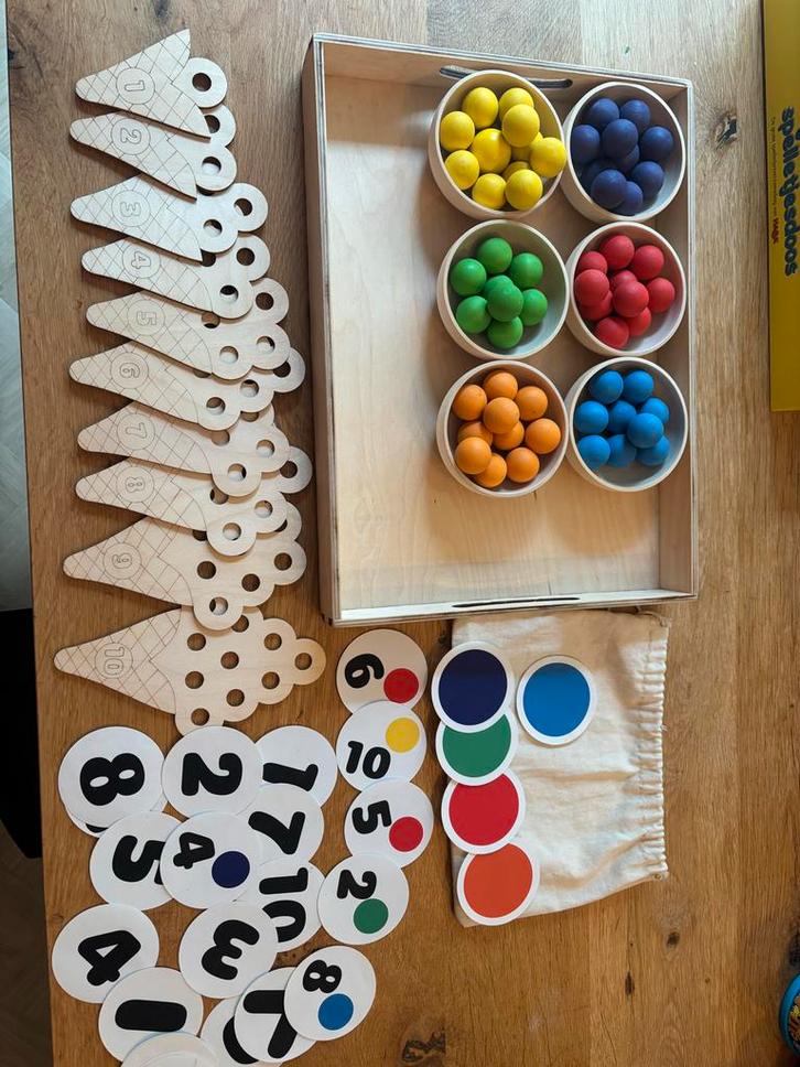 Houten telspel met ijsjes en gekleurde ballen, Kinderen en Baby's, Speelgoed | Educatief en Creatief, Zo goed als nieuw, Rekenen