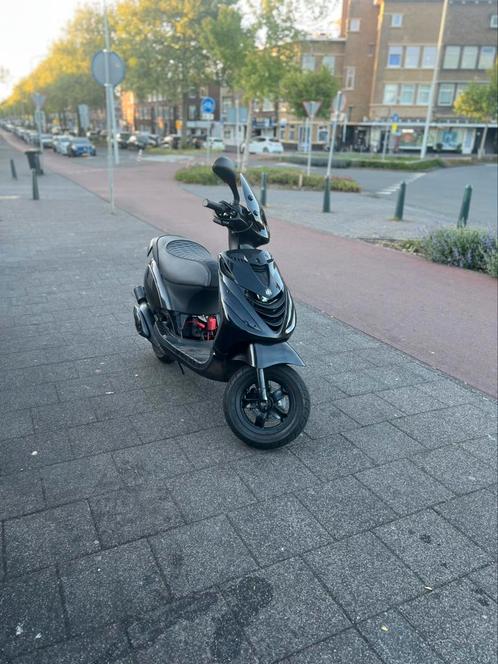 Piaggio zip 70, Fietsen en Brommers, Scooters | Piaggio, Zo goed als nieuw, Zip, Tweetakt, Ophalen