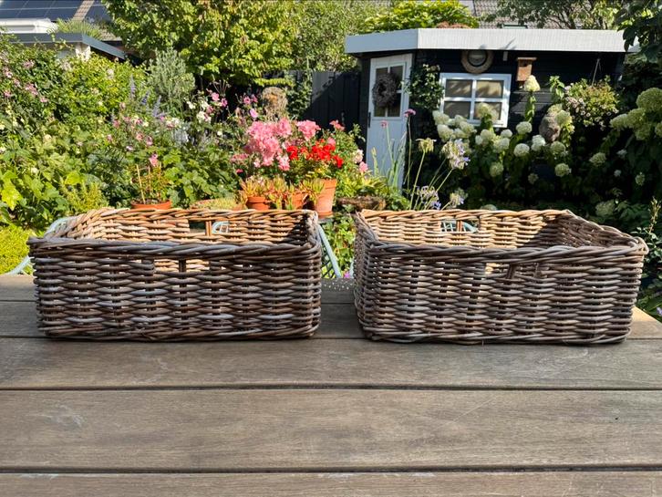 2 grote rotan, pitrieten manden, puntgaaf, Huis en Inrichting, Woonaccessoires | Schalen en Manden, Nieuw, Mand, Rechthoekig, Riet