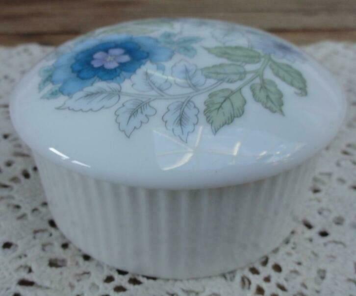 Klein Wedgwood Clementine doosje, potje met deksel, Huis en Inrichting, Keuken | Servies, Gebruikt, Wedgwood, Porselein, Ophalen of Verzenden