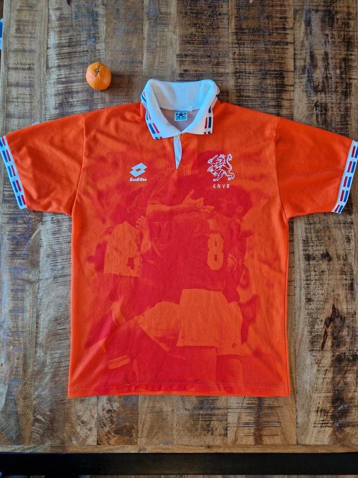 Nederlands elftal Lotto Shirt 1996 KNVB  Oranje voetbalshirt, Kleding | Heren, Sportkleding, Gedragen, Voetbal, Maat 48/50 (M)
