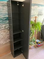 Hoge badkamerkast met deur, Huis en Inrichting, Badkamer | Badkamermeubels, Ophalen, (Half)hoge kast, Minder dan 50 cm, Gebruikt