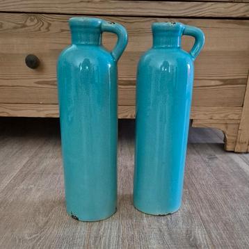 turquoise/ zeegroen kruiken vazen  2 x beschikbaar voor biedingen