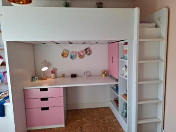 Smastad hoogslaper met bureau beschikbaar voor biedingen
