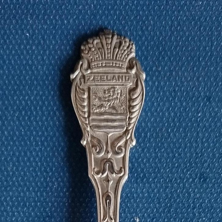 verzilverd lepeltje provincie Zeeland (A kroontje H), Antiek en Kunst, Antiek | Bestek, Ophalen of Verzenden