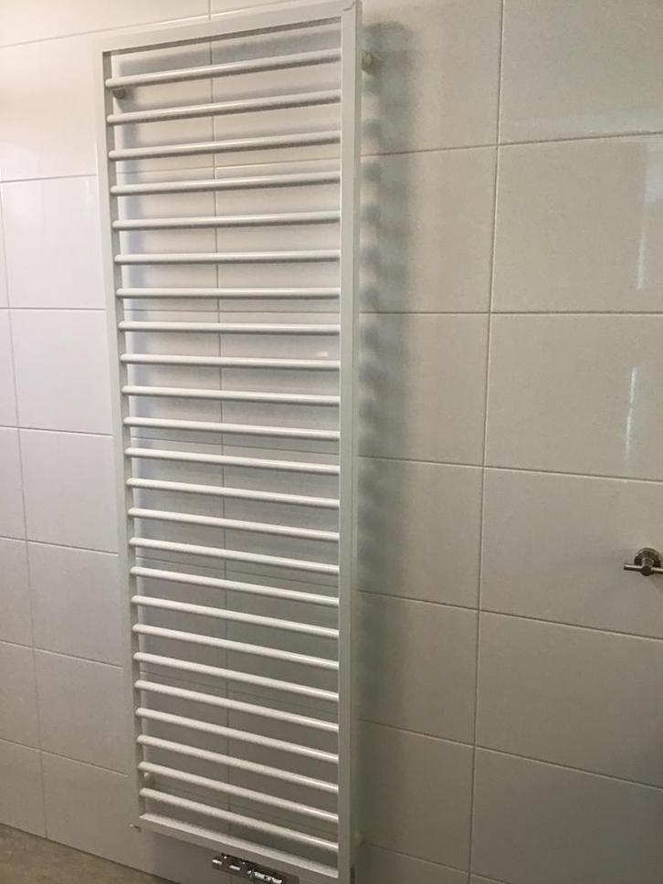 CV Design handdoek radiator Zehnder, Doe-het-zelf en Verbouw, Verwarming en Radiatoren, Zo goed als nieuw, Radiator, 80 cm of meer