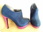 Lederlook plateaupump met suede stilettohak mt. 36, Blauw, Ophalen of Verzenden, Zo goed als nieuw, Pumps