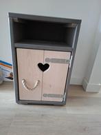 steigerhout nacht kastje, Ophalen, Zo goed als nieuw