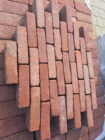 Partij mooie gebakken waaltjes op pallets! 50,= per m2 beschikbaar voor biedingen