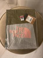 The North Face Junior Burnt Olive Green T-Shirt Maat L & XL, Kleding | Heren, Nieuw, Groen, Ophalen of Verzenden, Maat 56/58 (XL)