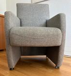 4 grijze stoffen eetkamer fauteuils met wieltjes, Huis en Inrichting, Fauteuils, Minder dan 75 cm, Gebruikt, Stof, 50 tot 75 cm