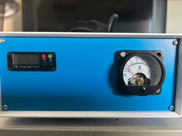 Fm zender stereo beschikbaar voor biedingen