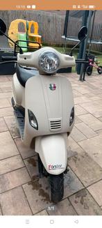 te koop scooter, Fietsen en Brommers, Snorfietsen en Snorscooters, Ophalen of Verzenden, Zo goed als nieuw, Overige merken