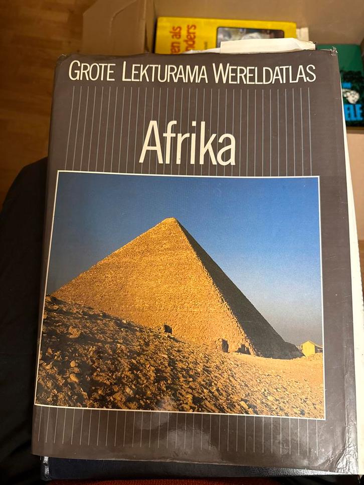 Grote Lekturama Wereldatlas - Afrika, Boeken, Atlassen en Landkaarten, Gelezen, Overige atlassen, Wereld, 1800 tot 2000, Ophalen of Verzenden