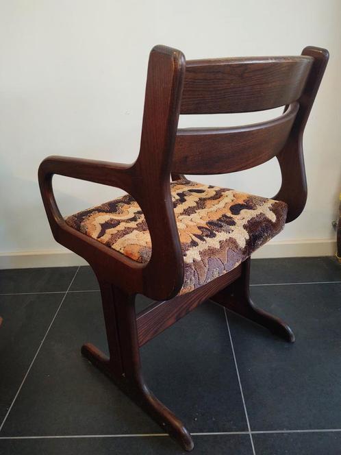 2 bijzondere vintage jaren 60-70 stoelen, Huis en Inrichting, Stoelen, Gebruikt, Twee, Hout, Stof, Bruin, Ophalen