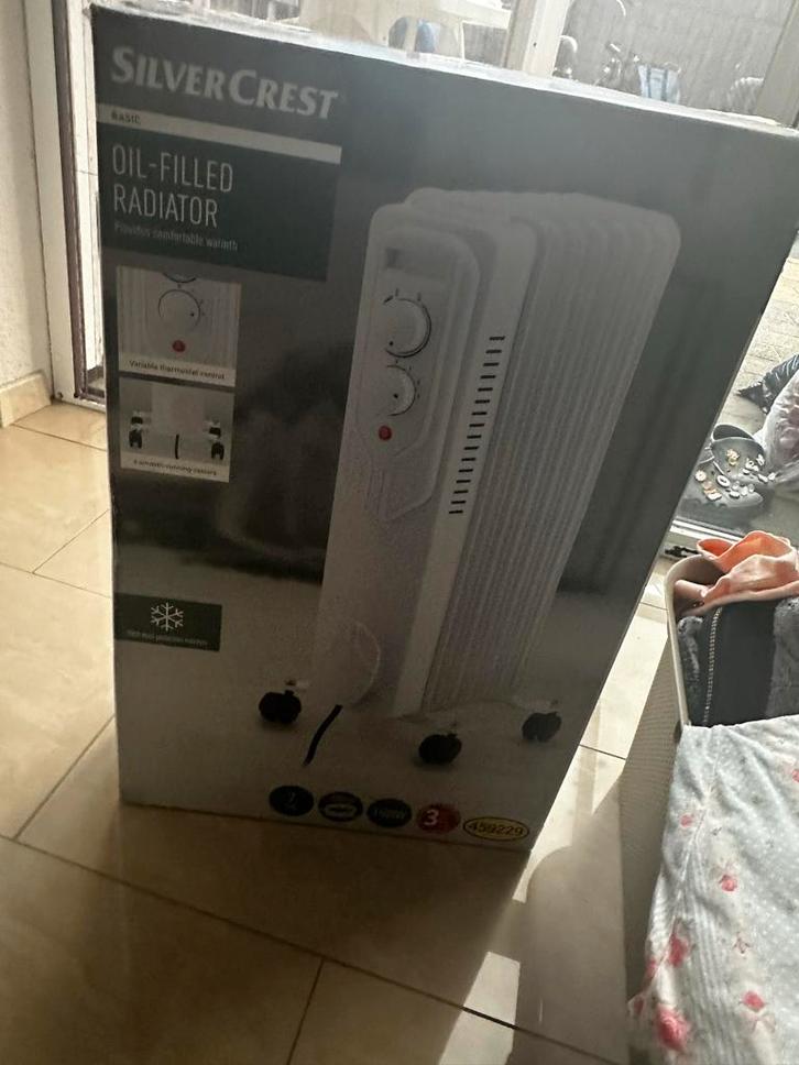 SilverCrest Oliegevulde Radiator - Nieuw, Doe-het-zelf en Verbouw, Verwarming en Radiatoren, Nieuw, Radiator, 800 watt of meer