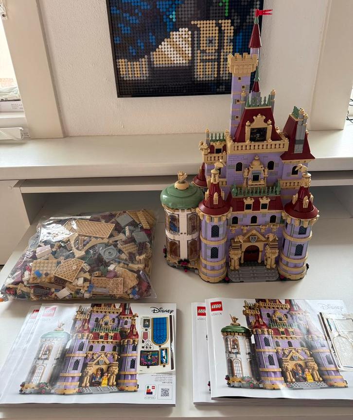 LEGO Disney 43263 Belle en het Beest kasteel | 2x MOC | MOD, Kinderen en Baby's, Speelgoed | Duplo en Lego, Zo goed als nieuw