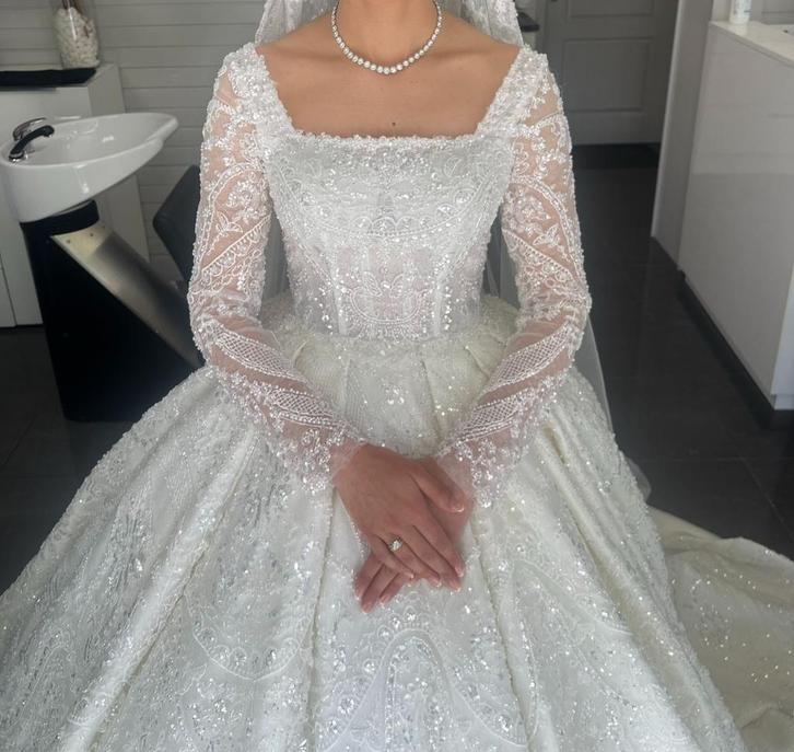 Gelinlik - Trouwjurk, Kleding | Dames, Jurken, Zo goed als nieuw, Maat 38/40 (M), Wit, Onder de knie, Ophalen