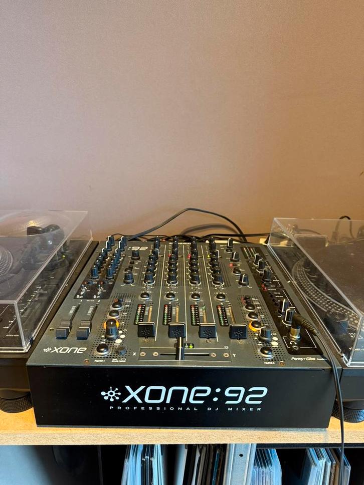 Allen & Heath Xone 92 DJ Mixer - Zeer goede staat, Muziek en Instrumenten, Dj-sets en Draaitafels, Zo goed als nieuw, Dj-set, Overige merken