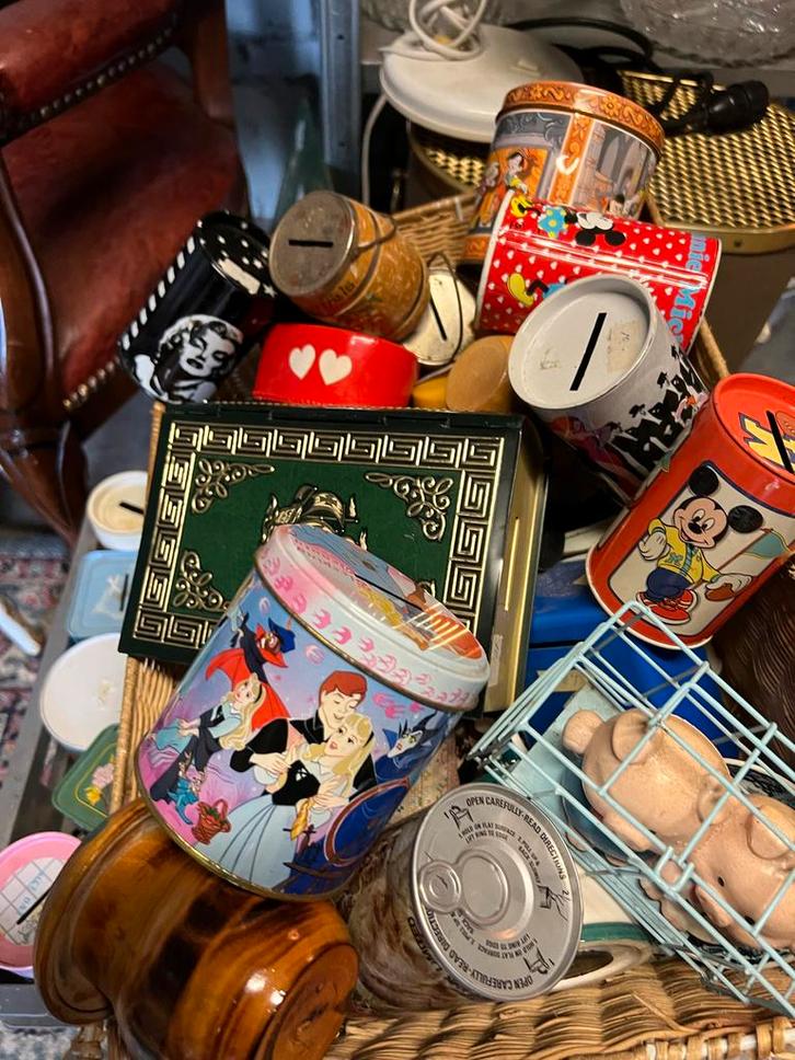 Vintage Spaarpotten Collectie(rond de 200), Verzamelen, Spaarpotten, Gebruikt, Overige thema's, Metaal of Blik, Ophalen