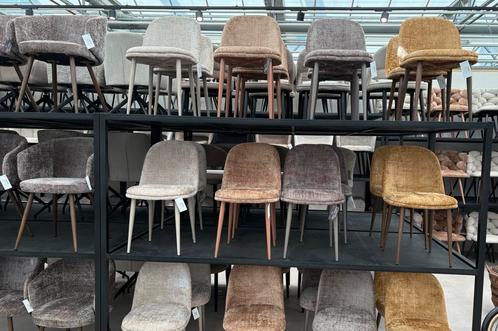 Nieuwe Egg Chair meegespoten pootjes origineel nieuw, Huis en Inrichting, Stoelen, Nieuw, Vijf, Zes of meer stoelen, Kunststof