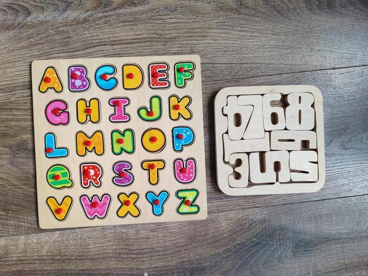 Houten kinderpuzzel alfabet en cijfers, Kinderen en Baby's, Speelgoed | Kinderpuzzels, Gebruikt, 2 tot 4 jaar, 10 tot 50 stukjes