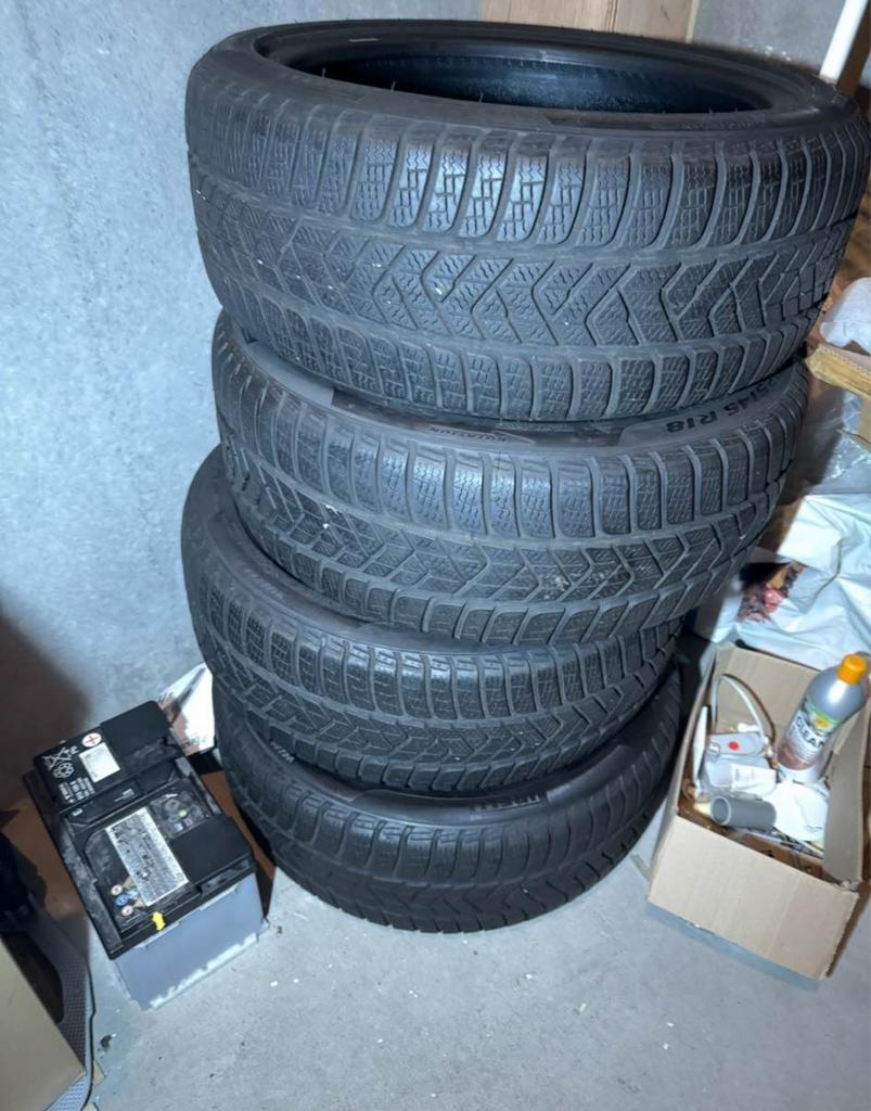 Pirelli SOTTOZERO 3 MO Banden 225/45/R18, Ophalen, 18 inch, Gebruikt, Winterbanden