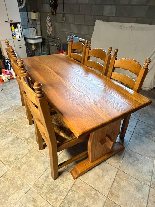 Massief eiken eetkamertafel, met 6 eetkamerstoelen met rotan, Huis en Inrichting, Complete eetkamers, Gebruikt, 4 tot 6 stoelen
