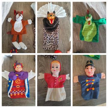 6 Poppenkast poppen (Rood Kapje, Grote boze wolf, Clown etc) beschikbaar voor biedingen