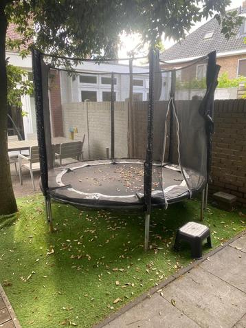 Trampoline rond 240/250 cm  beschikbaar voor biedingen