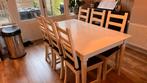 (Gratis) Uitschuifbare IKEA tafel en 6 stoelen, Huis en Inrichting, Complete eetkamers, Ophalen, Gebruikt, 6 tot 8 stoelen