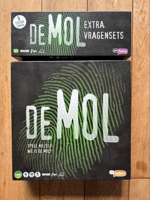Just Games Wie is de Mol met extra  vragensets, Hobby en Vrije tijd, Gezelschapsspellen | Bordspellen, Nieuw, Drie of vier spelers