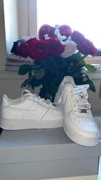 Nike Air Force 1 Wit - Maat 37.5, Kleding | Dames, Schoenen, Ophalen of Verzenden, Zo goed als nieuw, Wit, Sneakers of Gympen