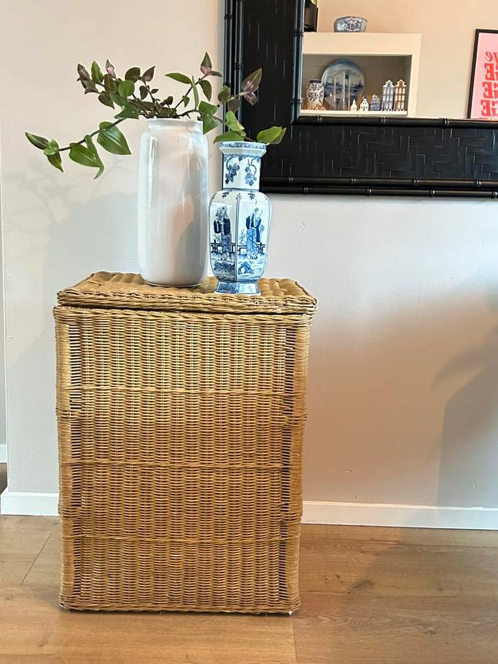Mooie grote Vintage rotan - riet - bamboe mand - wasmand, Huis en Inrichting, Woonaccessoires | Schalen en Manden, Gebruikt, Mand