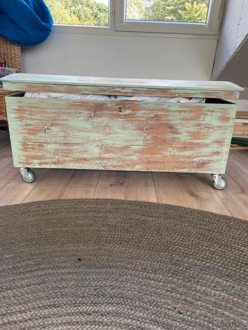 Dekenkist op wielen in bohemian style beschikbaar voor biedingen