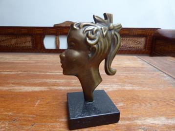 Art deco messing beeldje op marmeren voetje beschikbaar voor biedingen