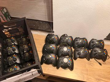 Xbox Classic Duke Controllers - schoongemaakt beschikbaar voor biedingen