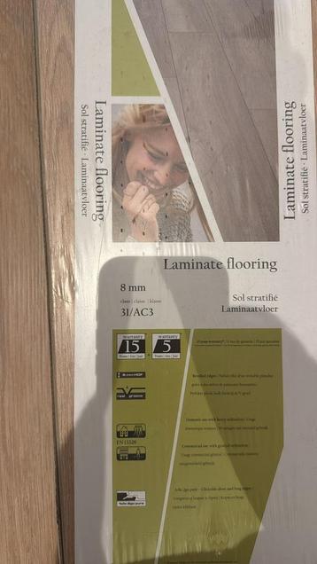 Laminaat + Ondervloer - 100m2 beschikbaar voor biedingen