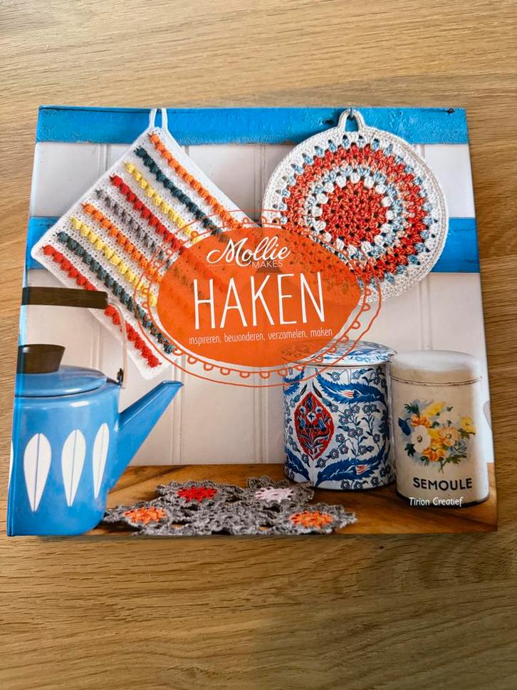 Mollie Makes Haakboek - Leuke Ideeën & Patronen!, Boeken, Hobby en Vrije tijd, Zo goed als nieuw, Breien en Haken, Ophalen of Verzenden