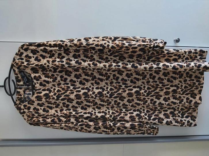 Korte jurk met panterprint, Kleding | Dames, Jurken, Zo goed als nieuw, Maat 38/40 (M), Boven de knie, Ophalen of Verzenden